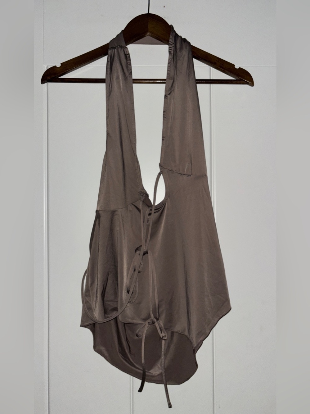Intimately Multiple Twist & Tell Halter Cami Asymmetrical Hem Women L NEW